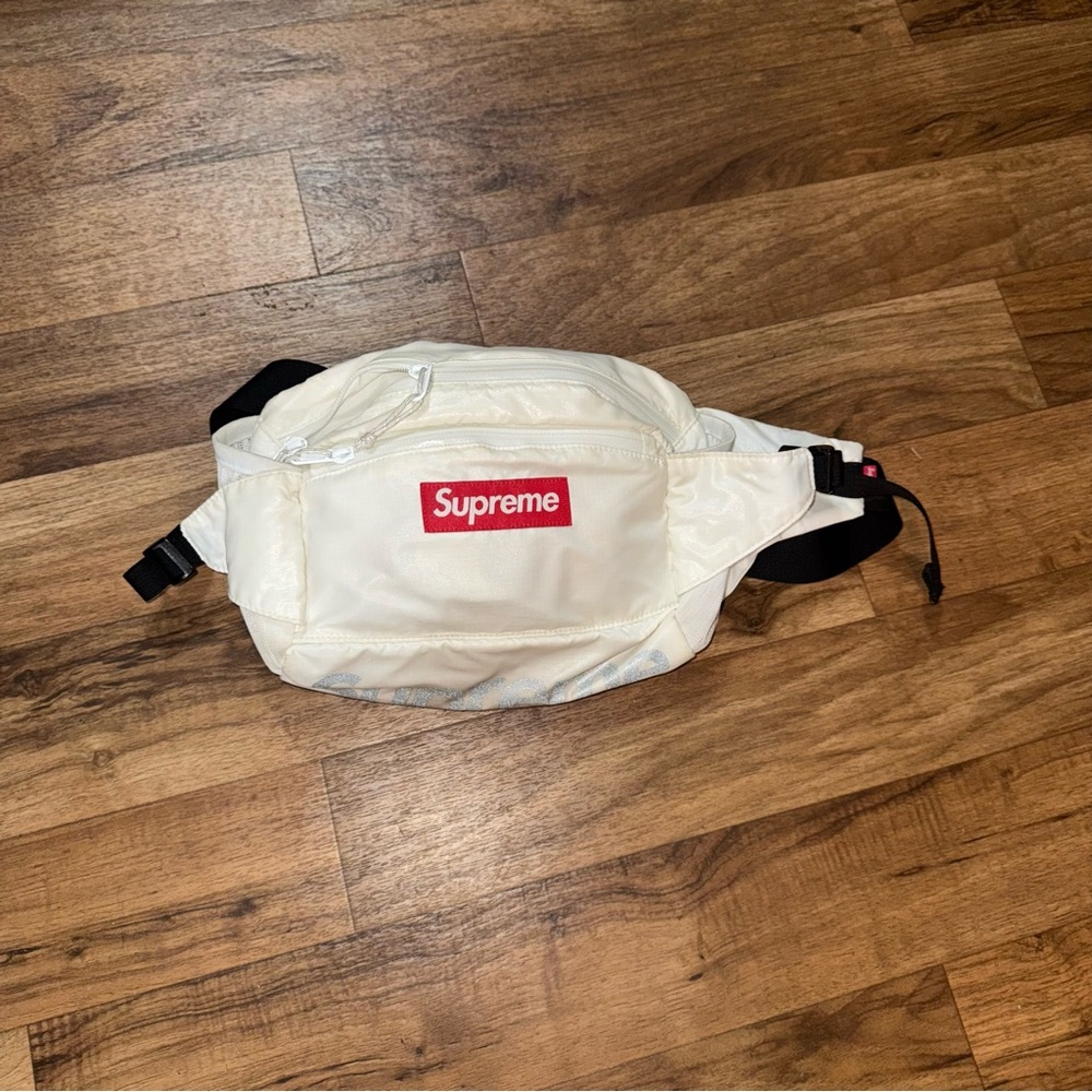 Supreme FW17 WaistBag White